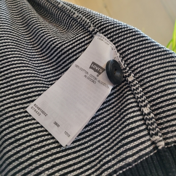 Vintage Levi's Cardigan - Picture 10 of 11
